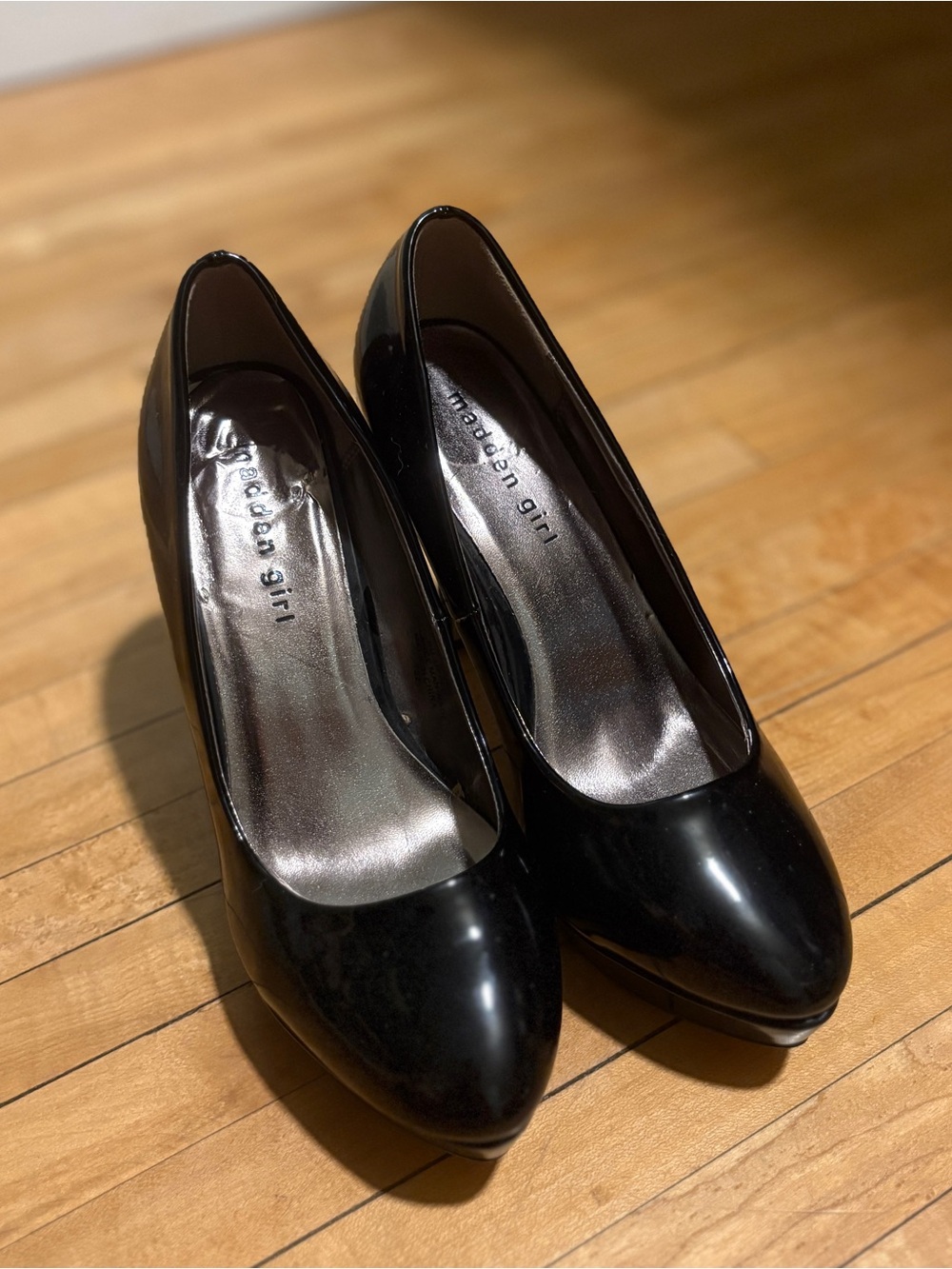 Madden‎ Girl Black Patent Round-Toe Heels